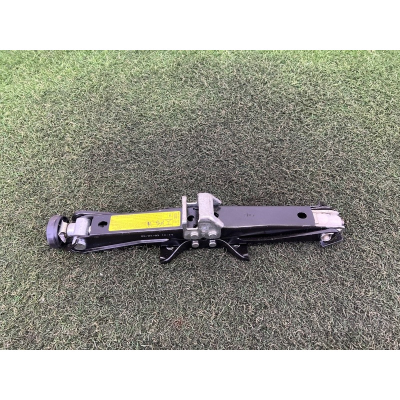 Домкрат (аксесуари) AUDI A4 B8 2010 2.0 CAEB 8K0011031G