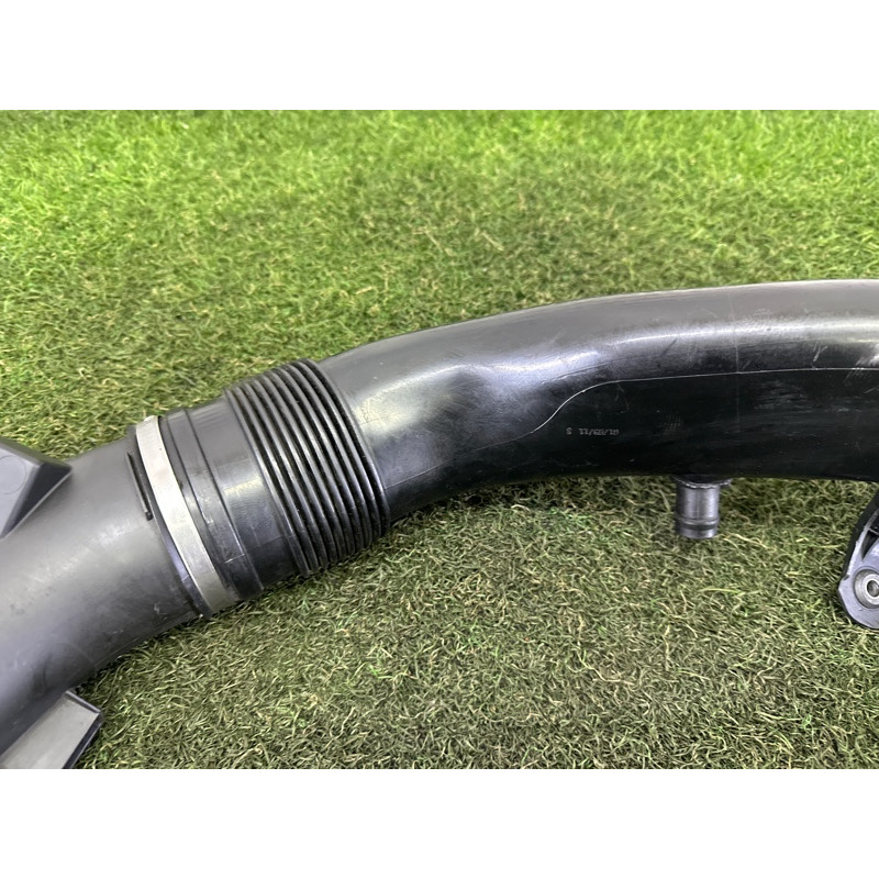 Патрубок воздушного фильтра (впускная система) BMW X5 E70 2012 3.0 N55B30 13717583714