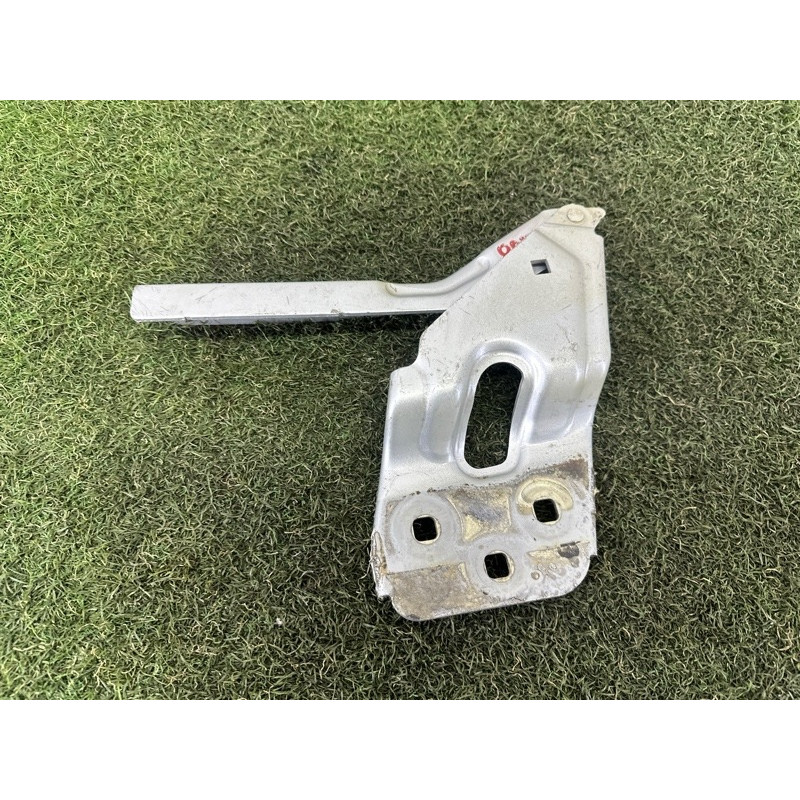 Петля капота (кузов и элементы) Volkswagen Touareg NF 2013 3.6 7P6823301