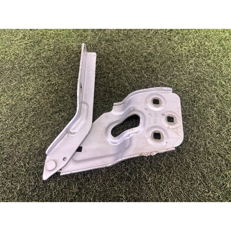 Петля капота (кузов и элементы) Volkswagen Touareg NF 2013 3.6 7P6823301