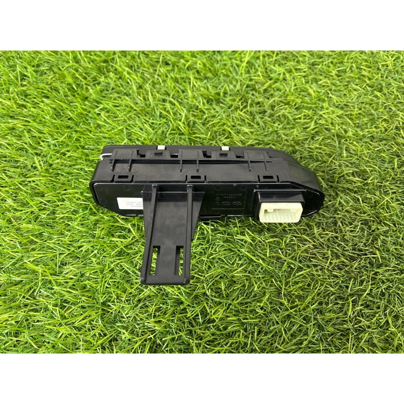 Блок кнопок (електрика / кнопки) Hyundai Ioniq AE 2018 1.6 Hybrid 93300G25604X