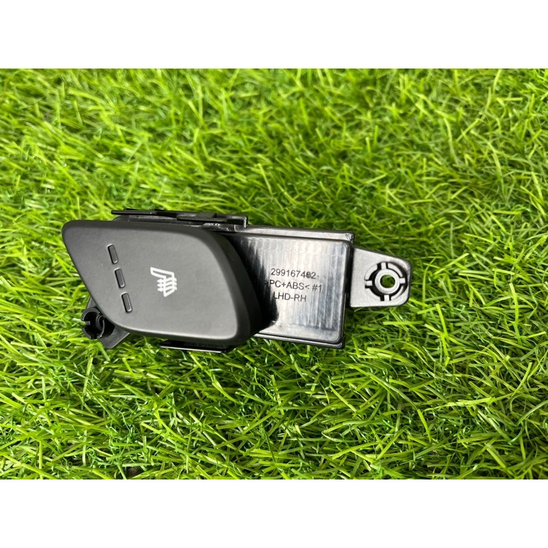 Кнопка обігріву сидіння (електрика / кнопки) Hyundai Ioniq AE 2018 1.6 Hybrid 93350G20904X