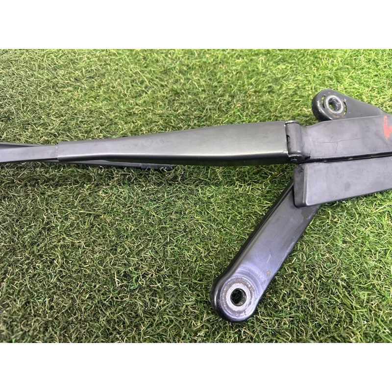 Поводок дворника (кузов и элементы) Volkswagen Touareg NF 2013 3.0 Hybrid 7P0955410B