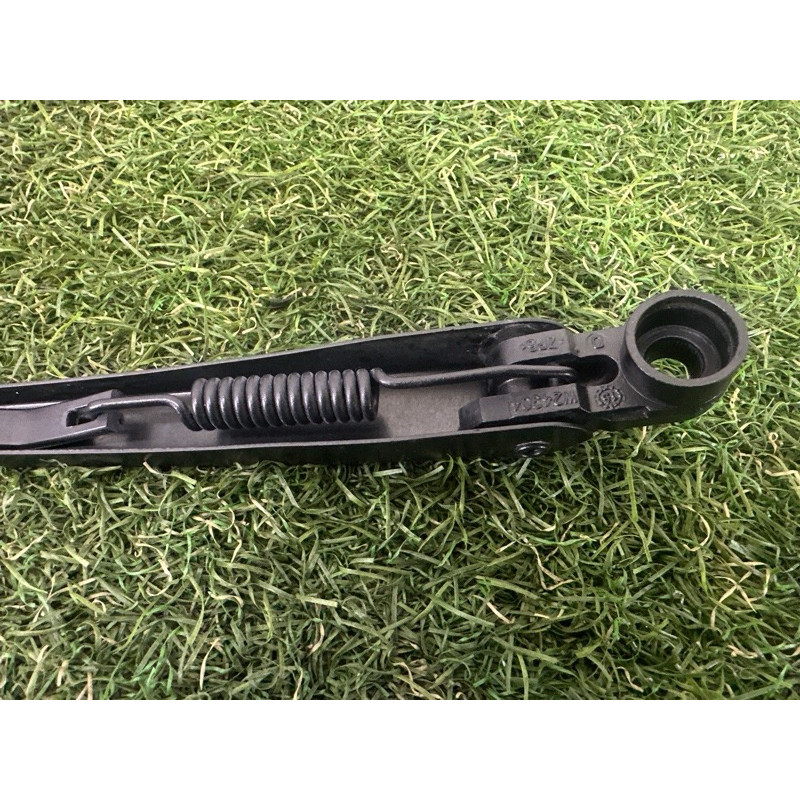 важіль щітки склоочисника (кузов и элементы) LAND ROVER RANGE ROVER Sport L494 2016 3.0 Diesel LR070885