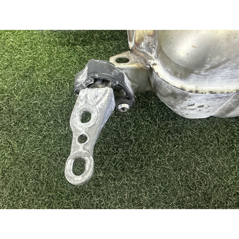 Глушник (вихлопна система) AUDI Q5 8R 2012 3.2 8R0253609AD