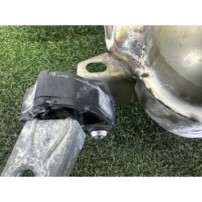 Глушник (вихлопна система) AUDI Q5 8R 2012 3.2 8R0253609AD