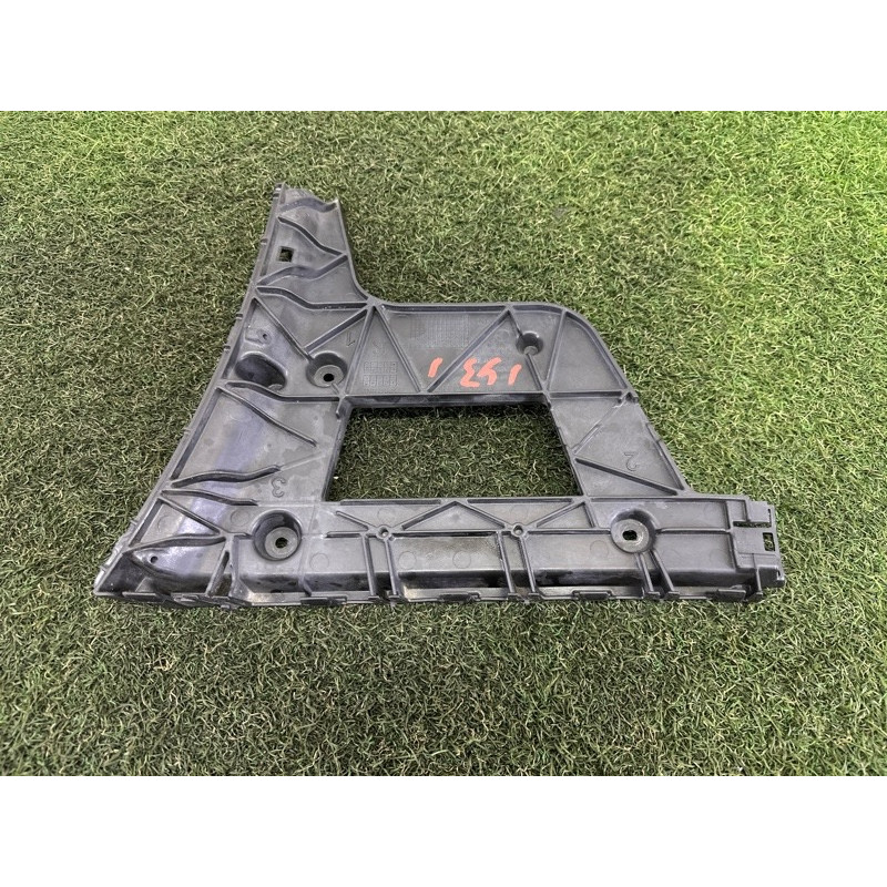 Крепление бампера (кузов и элементы) AUDI A4 B8 2013 2.0 TFSI 8K9807454A