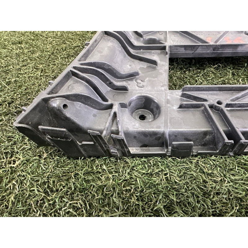 Крепление бампера (кузов и элементы) AUDI A4 B8 2013 2.0 TFSI 8K9807454A