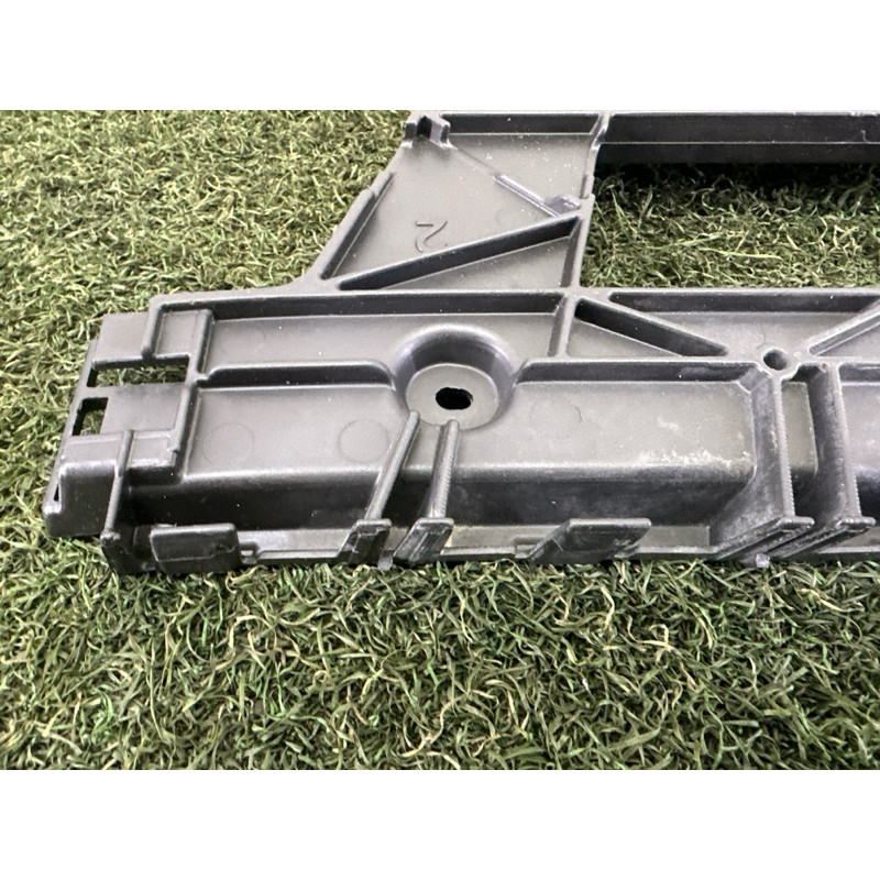 Кріплення бампера (кузов і елементи) AUDI A4 B8 2013 2.0 TFSI 8K9807453A