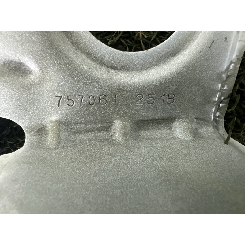 Крепление крыла (кузов и элементы) BMW X3 F25 2012 3.0 41357267327