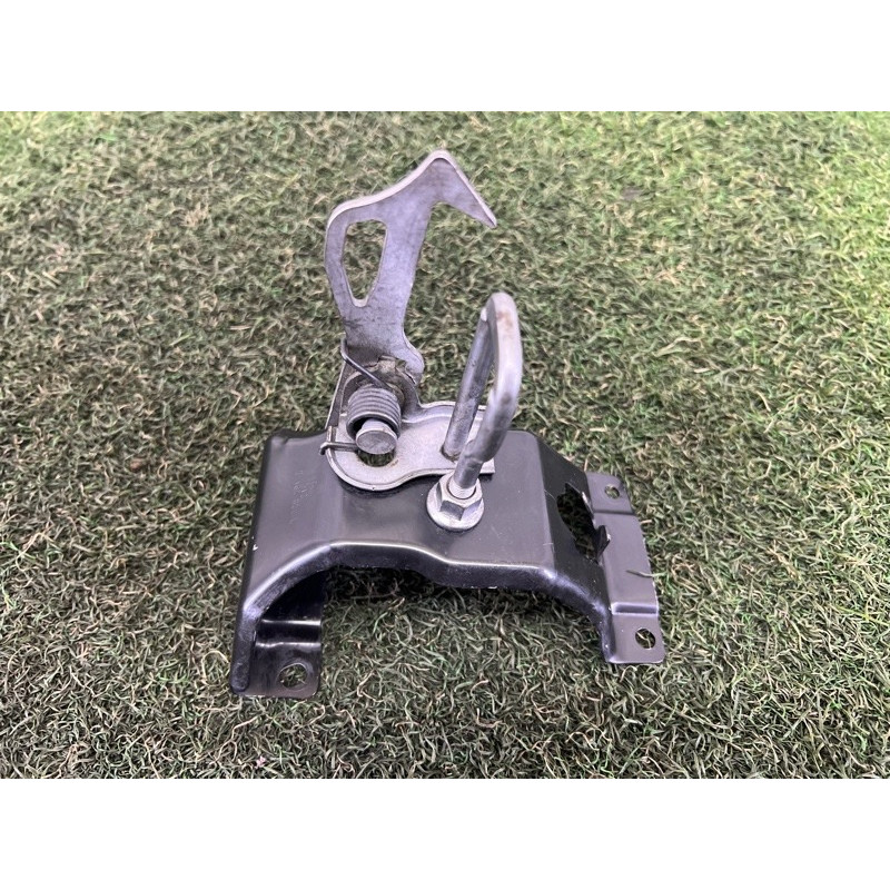 Ответная часть замка капота (кузов и элементы) BMW X5 E70 2012 3.0 N55B30 51237164801