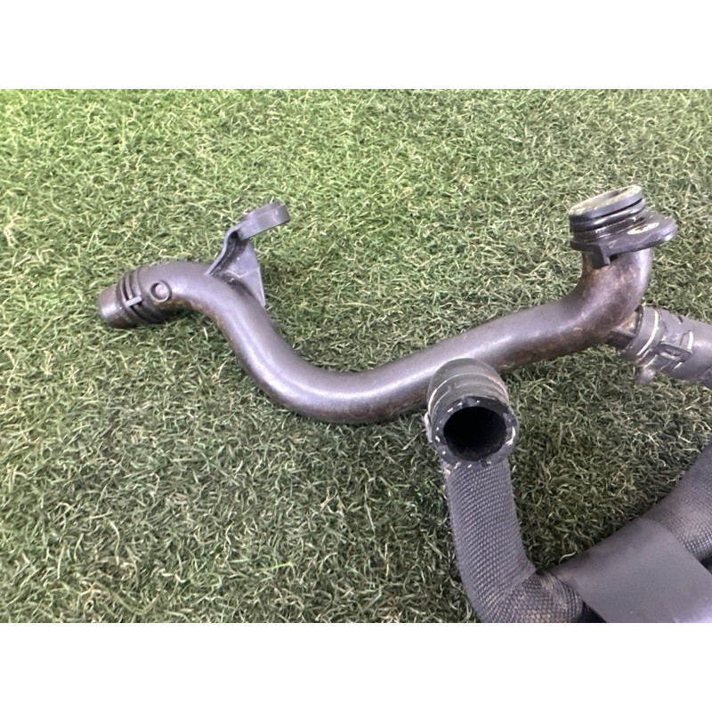 Трубка системы охлаждения (система охлаждения) AUDI A4 B8 2010 2.0 CAEB 06H121492D