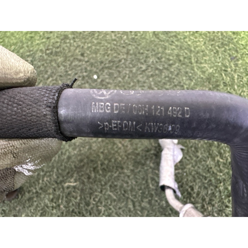 Трубка системы охлаждения (система охлаждения) AUDI A4 B8 2010 2.0 CAEB 06H121492D