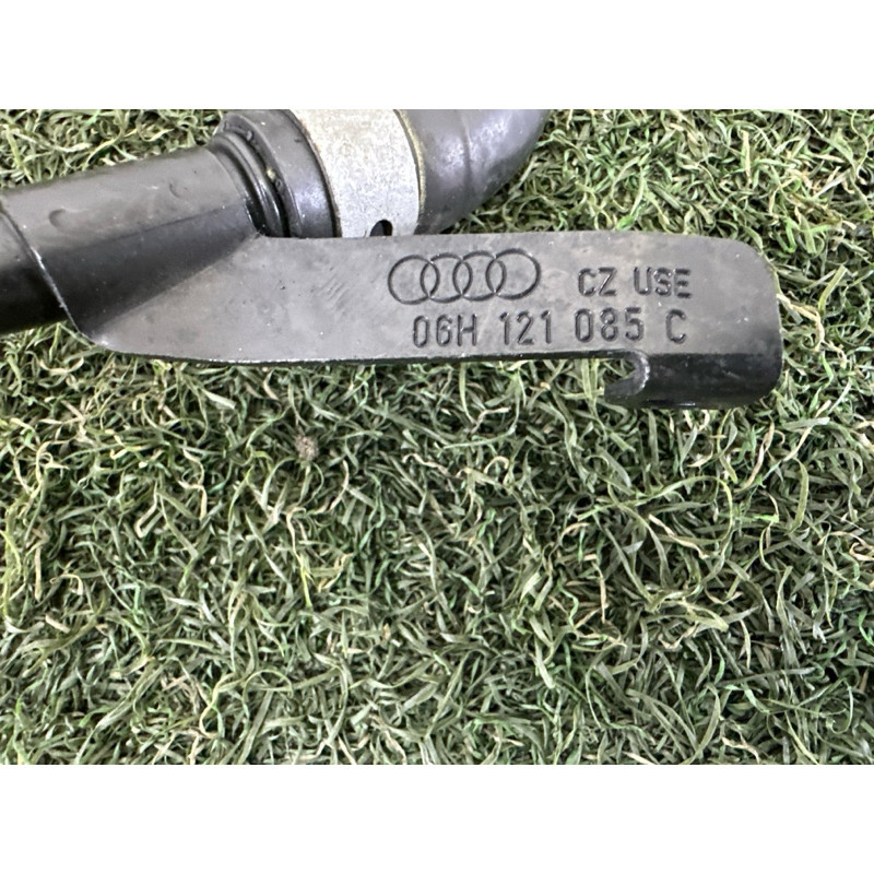 Трубка системы охлаждения (система охлаждения) AUDI A4 B8 2010 2.0 CAEB 06H121492D