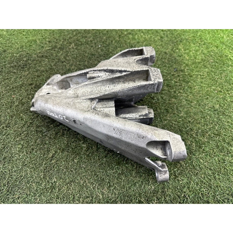 Кронштейн подушки двигателя (кронштейны двигателя) Volkswagen Touareg NF 2013 3.6 03H199308