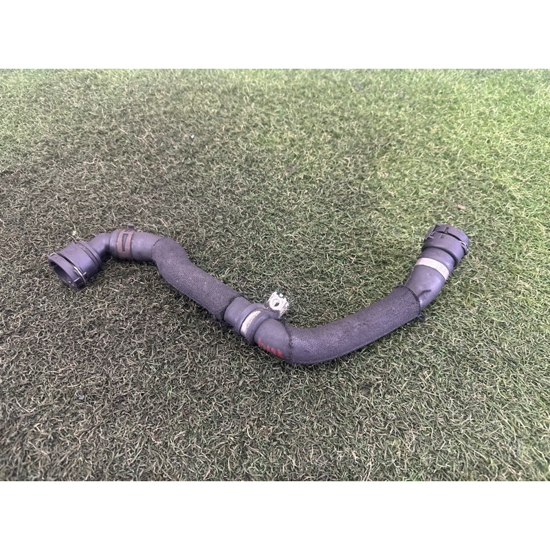 Патрубок (система охлаждения) AUDI Q5 8R 2012 3.2 8R0121109J