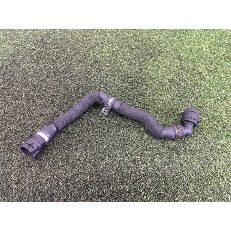 Патрубок (система охлаждения) AUDI Q5 8R 2012 3.2 8R0121109J