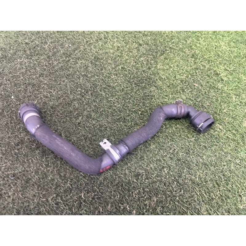 Патрубок (система охлаждения) AUDI Q5 8R 2012 3.2 8R0121109J