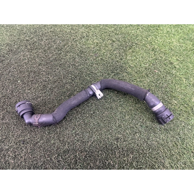 Патрубок (система охлаждения) AUDI Q5 8R 2012 3.2 8R0121109J