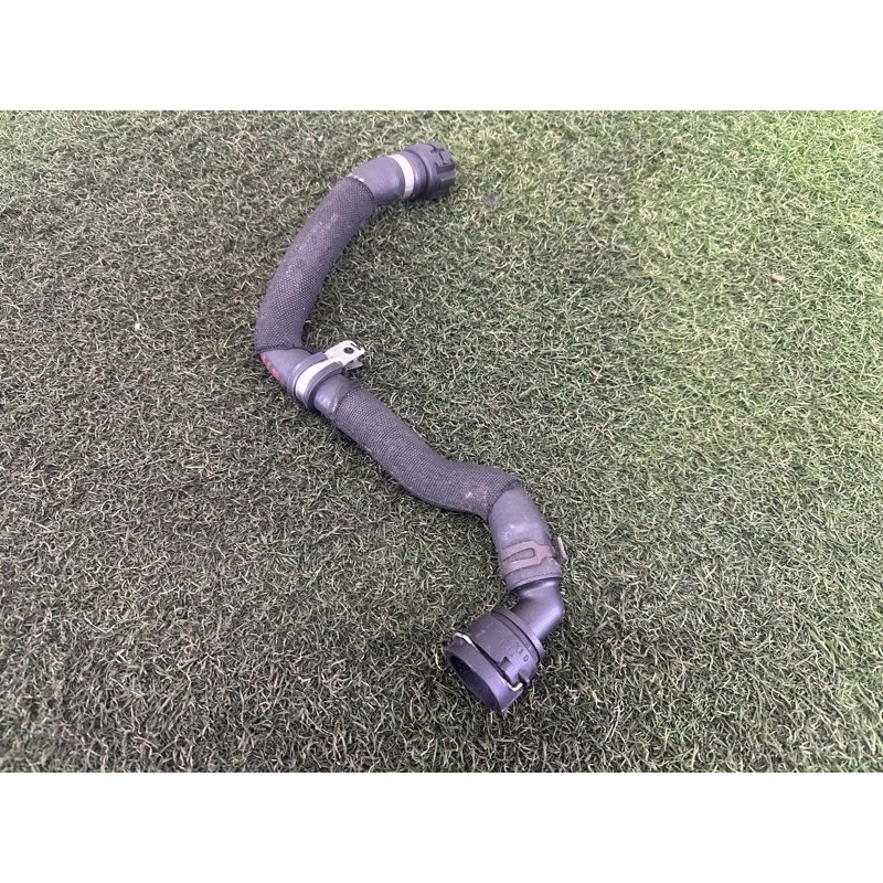 Патрубок (система охлаждения) AUDI Q5 8R 2012 3.2 8R0121109J