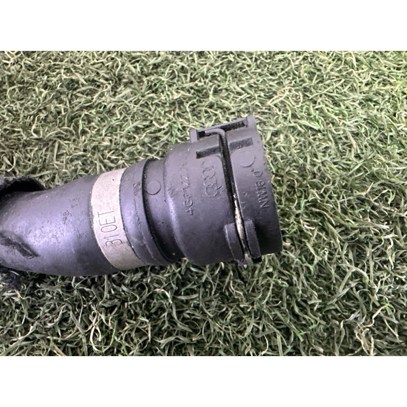 Патрубок (система охлаждения) AUDI Q5 8R 2012 3.2 8R0121109J