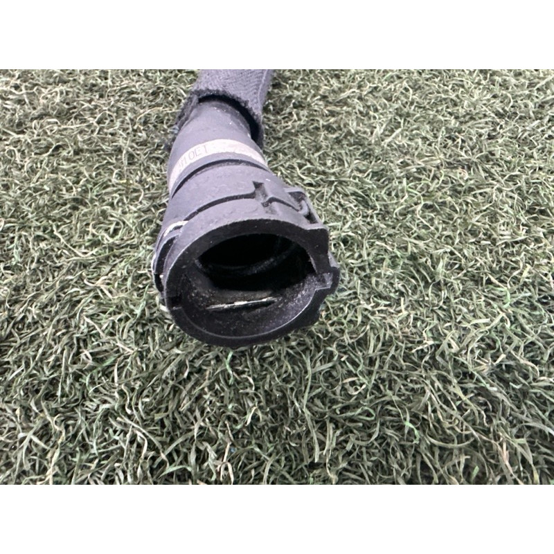 Патрубок (система охлаждения) AUDI Q5 8R 2012 3.2 8R0121109J