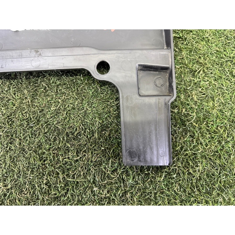 Накладка на жабо (кузов и элементы) LAND ROVER Range Rover L405 2016 5.0 LR038082