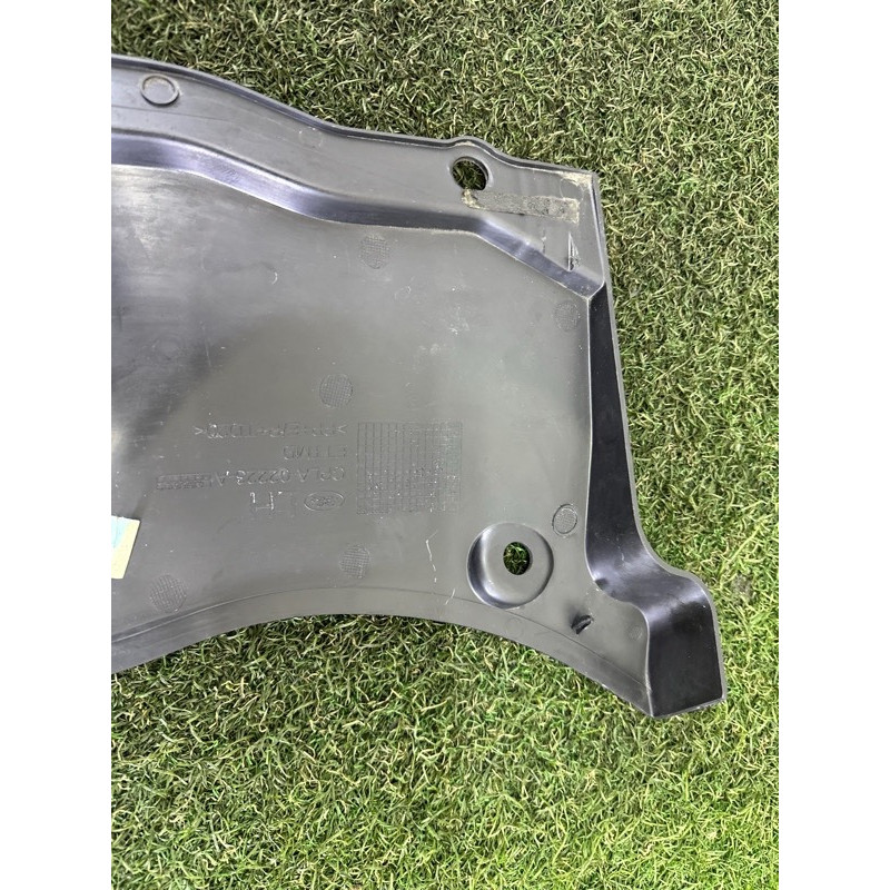 Накладка на жабо (кузов и элементы) LAND ROVER Range Rover L405 2016 5.0 LR038083