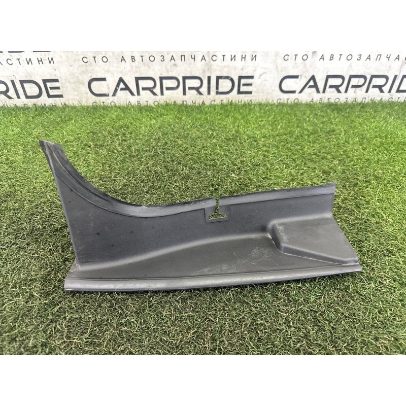 Накладка заднього ліхтаря (кузов и элементы) LAND ROVER Range Rover L405 2016 5.0 LR066549