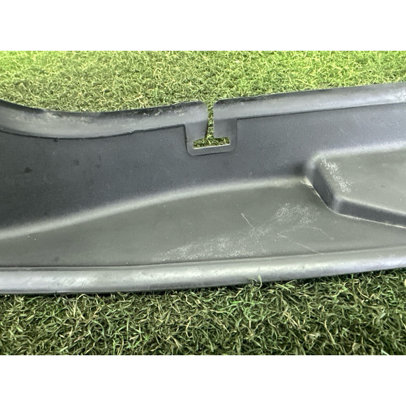 Накладка заднього ліхтаря (кузов и элементы) LAND ROVER Range Rover L405 2016 5.0 LR066549