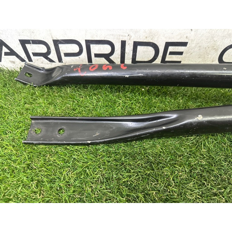 Распорка передней панели (кузов и элементы) AUDI Q5 8R 2010 3.2 CALB 8R0805629C