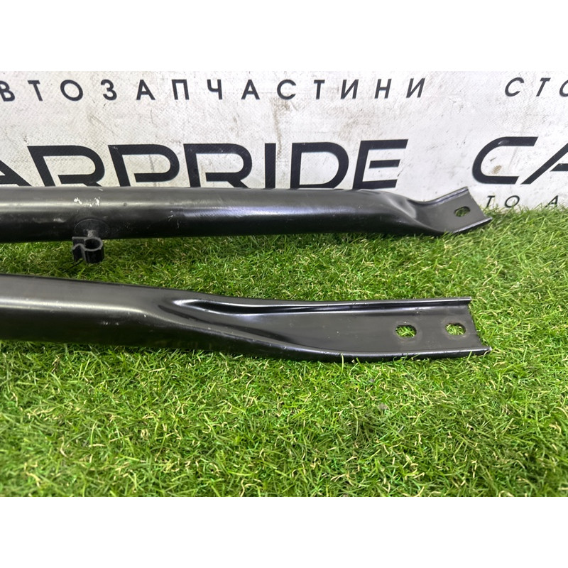 Распорка передней панели (кузов и элементы) AUDI Q5 8R 2010 3.2 CALB 8R0805629C