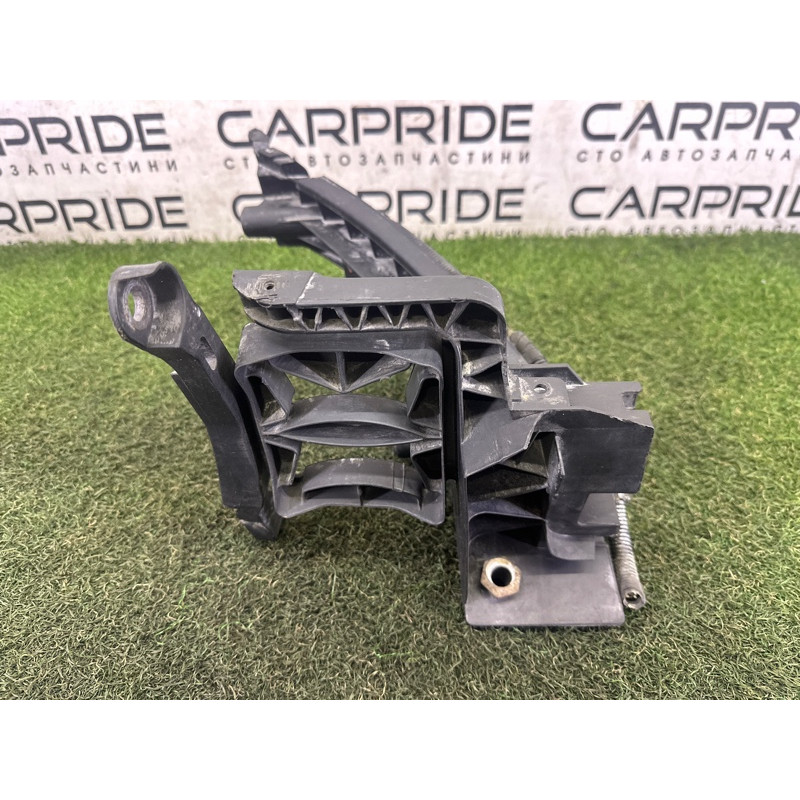 Кронштейн фары (кузов и элементы) AUDI Q5 8R 2012 3.2 8R0805607B