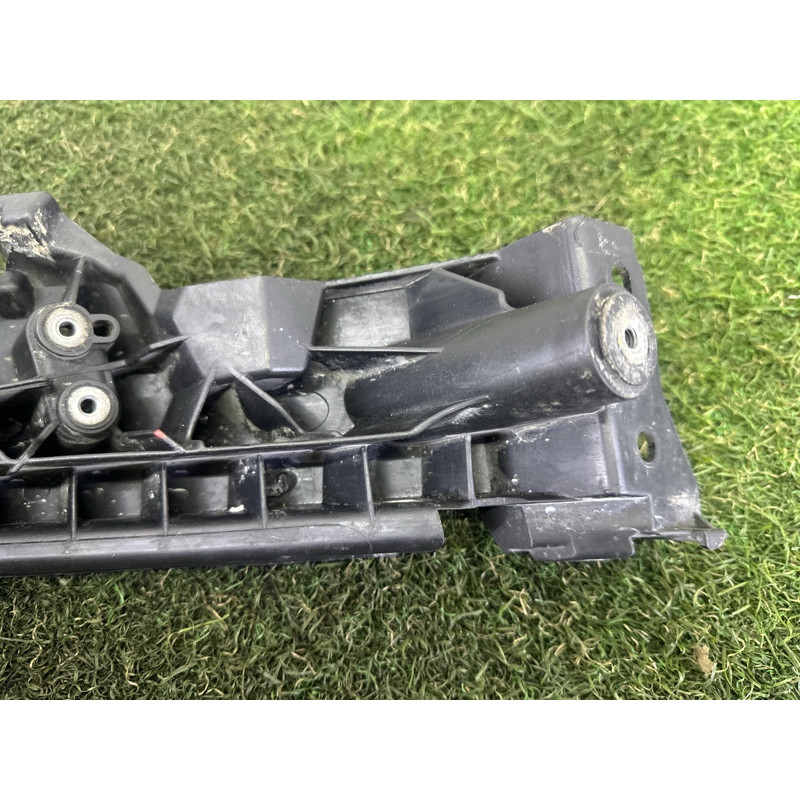 Кронштейн фары (кузов и элементы) AUDI Q5 8R 2012 3.2 8R0805607B