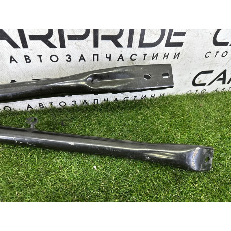 Розпірка кузова (кузов і елементи) AUDI Q5 8R 2012 3.2 8R0805629F