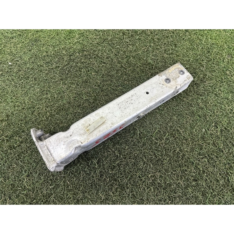 Кронштейн посилювача бампера (скло та дзеркала) AUDI A8 D4 2011 4.2 CDRA 4H0806063E