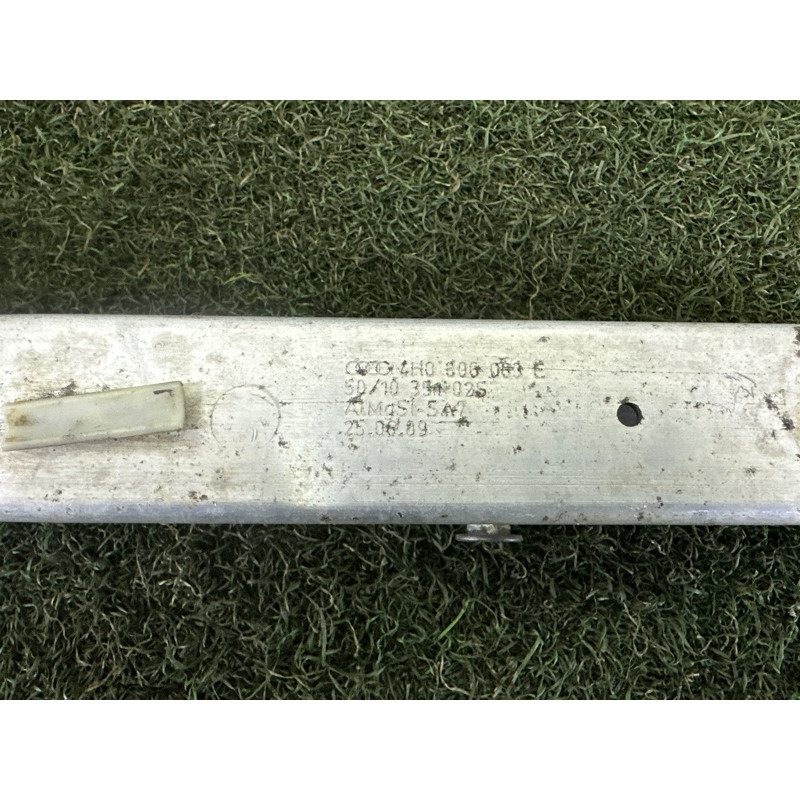 Кронштейн посилювача бампера (скло та дзеркала) AUDI A8 D4 2011 4.2 CDRA 4H0806063E