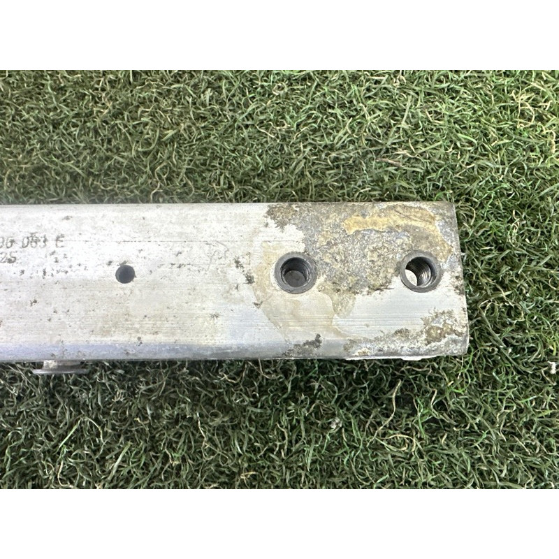 Кронштейн посилювача бампера (скло та дзеркала) AUDI A8 D4 2011 4.2 CDRA 4H0806063E