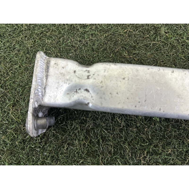 Кронштейн посилювача бампера (скло та дзеркала) AUDI A8 D4 2011 4.2 CDRA 4H0806063E