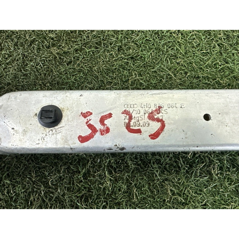 Кронштейн посилювача бампера (скло та дзеркала) AUDI A8 D4 2011 4.2 CDRA 4H0806064E