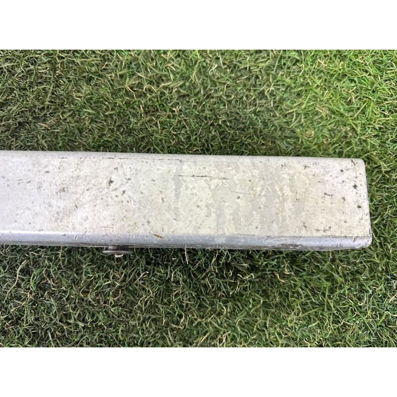 Кронштейн посилювача бампера (скло та дзеркала) AUDI A8 D4 2011 4.2 CDRA 4H0806064E