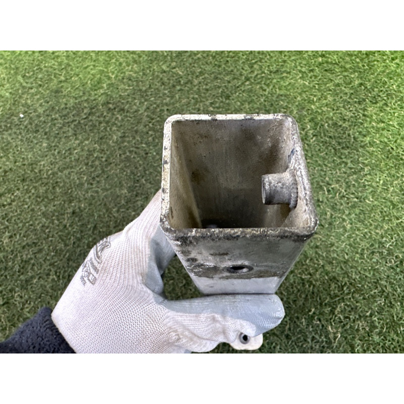 Кронштейн посилювача бампера (скло та дзеркала) AUDI A8 D4 2011 4.2 CDRA 4H0806064E