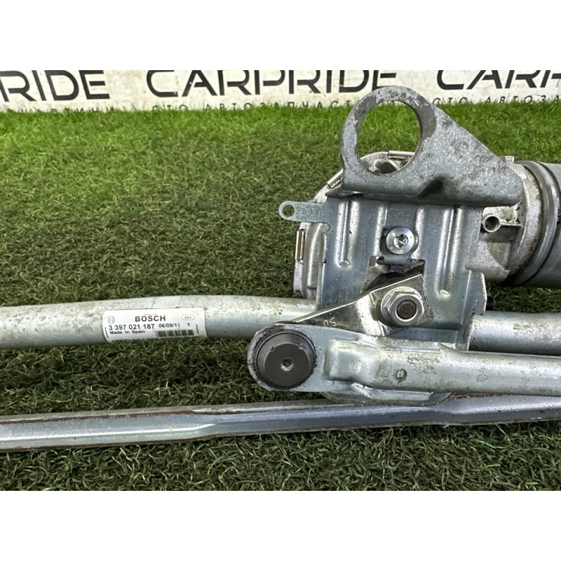 Трапеция дворников (кузов и элементы) AUDI Q5 8R 2012 3.2 8R1955023D