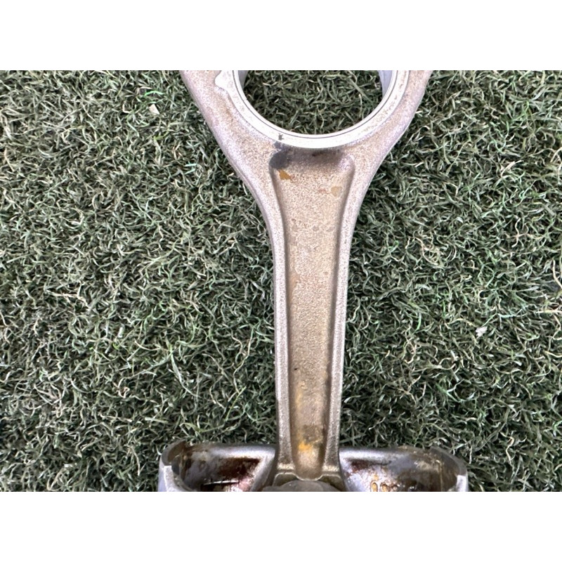 Поршень з шатуном (двигатель и элементы) LAND ROVER Range Rover L405 2016 5.0 LR028148