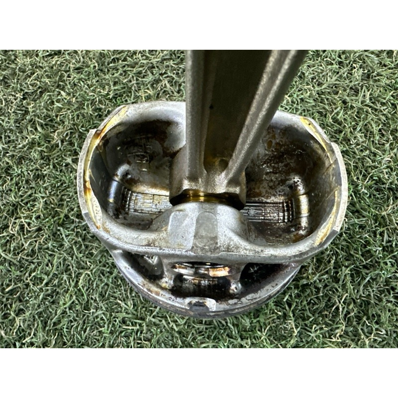 Поршень з шатуном (двигатель и элементы) LAND ROVER Range Rover L405 2016 5.0 LR028148