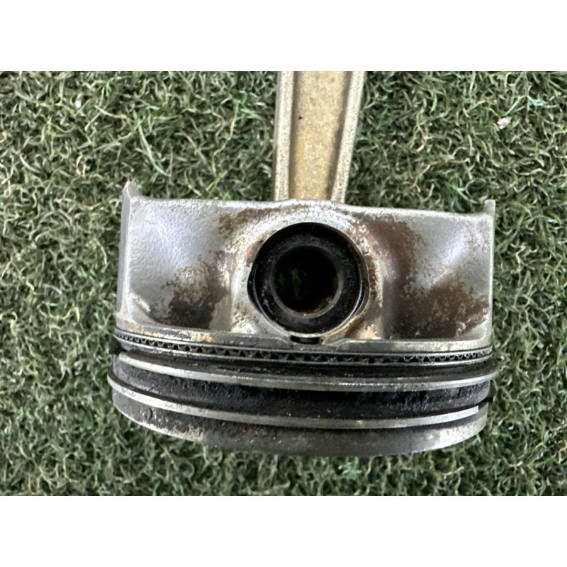 Поршень з шатуном (двигатель и элементы) LAND ROVER Range Rover L405 2016 5.0 LR028148