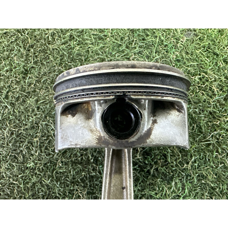 Поршень з шатуном (двигатель и элементы) LAND ROVER Range Rover L405 2016 5.0 LR028148