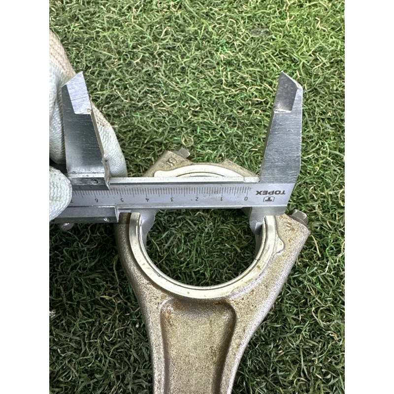 Поршень з шатуном (двигатель и элементы) LAND ROVER Range Rover L405 2016 5.0 LR028148