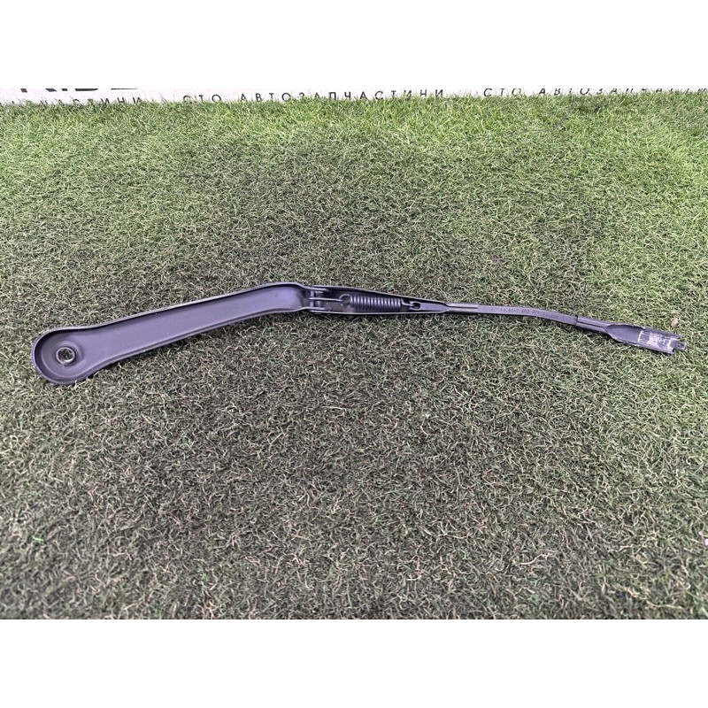 Поводок дворника (кузов и элементы) BMW 3-series E90 2010 3.0 N54 61619449923