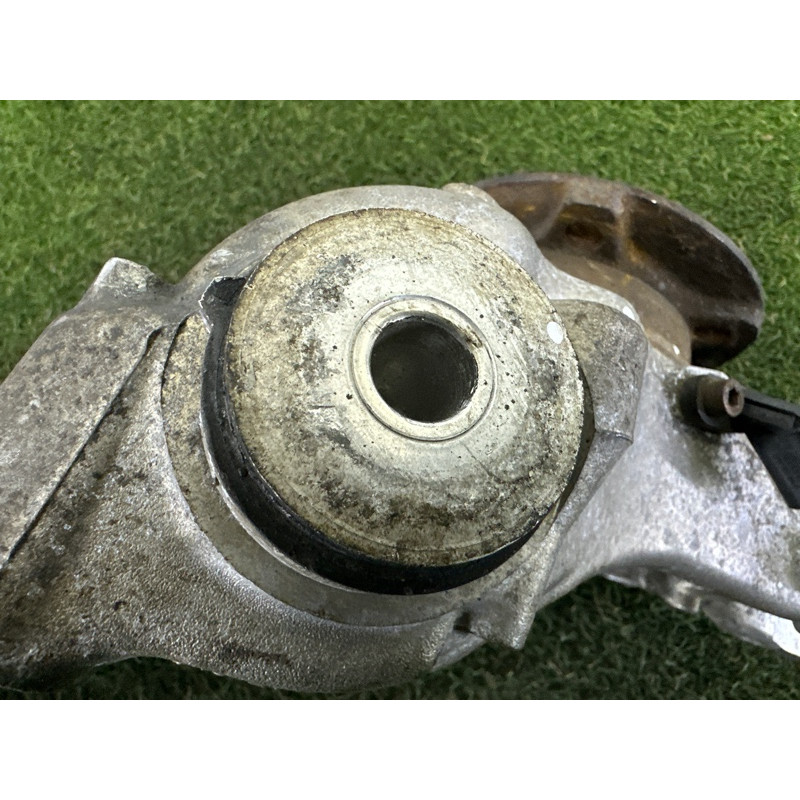 Цапфа подвески (подвеска) AUDI Q5 8R 2010 3.2 CALB 8R0505431C